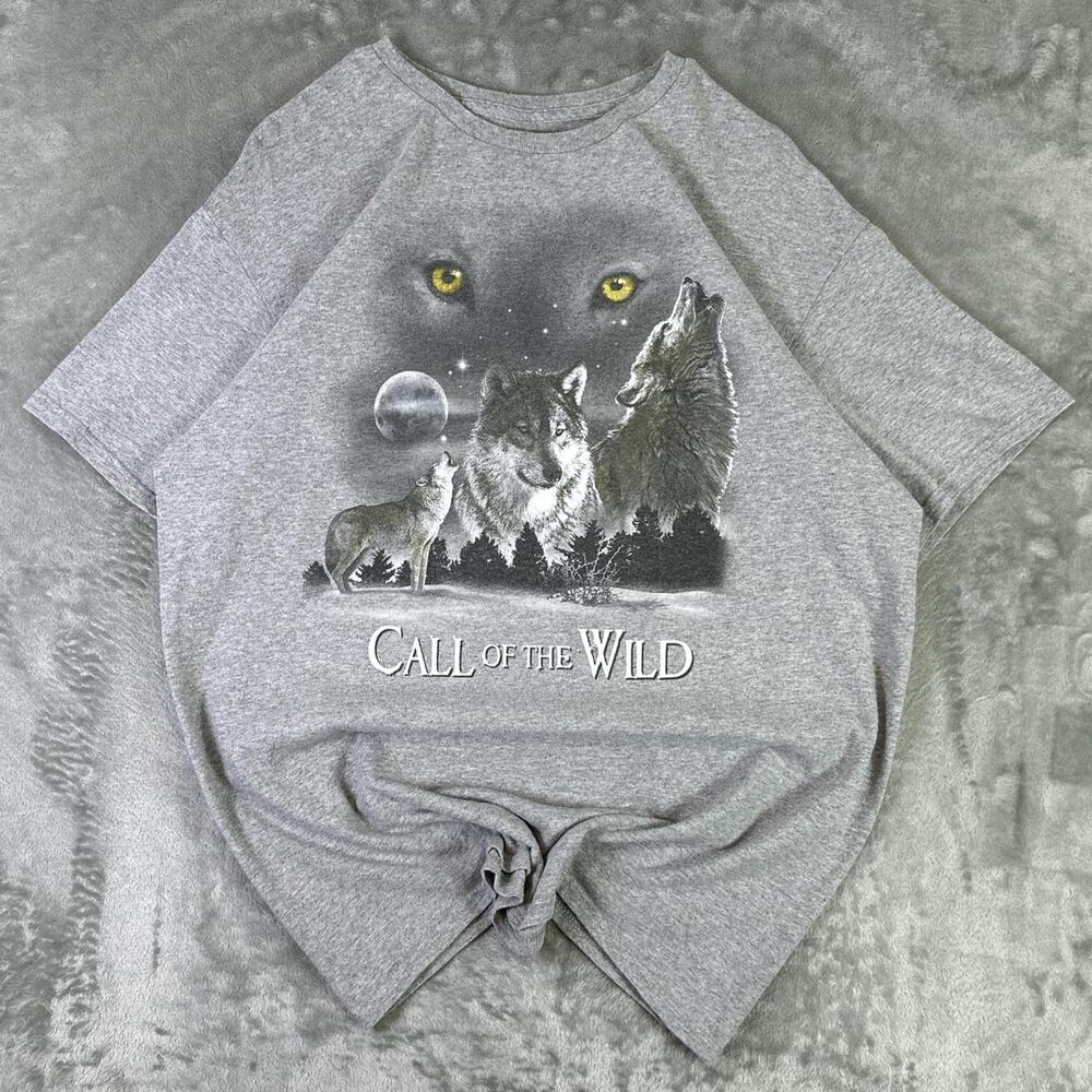 Authentic Classics Grey Call Of The Wild Wolves Graphic T-shirt Size Large